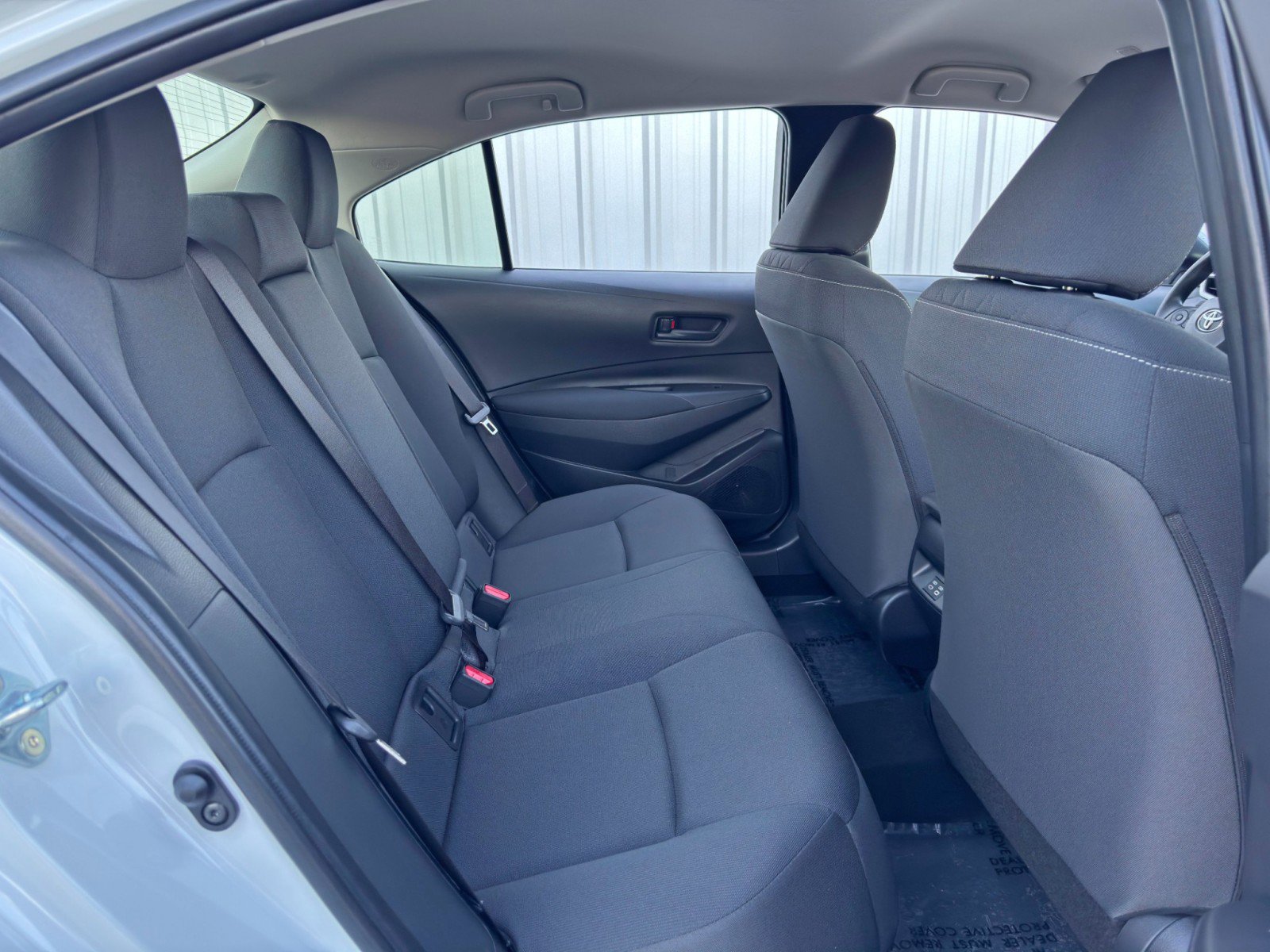 Used 2025 Toyota Corolla LE image 31