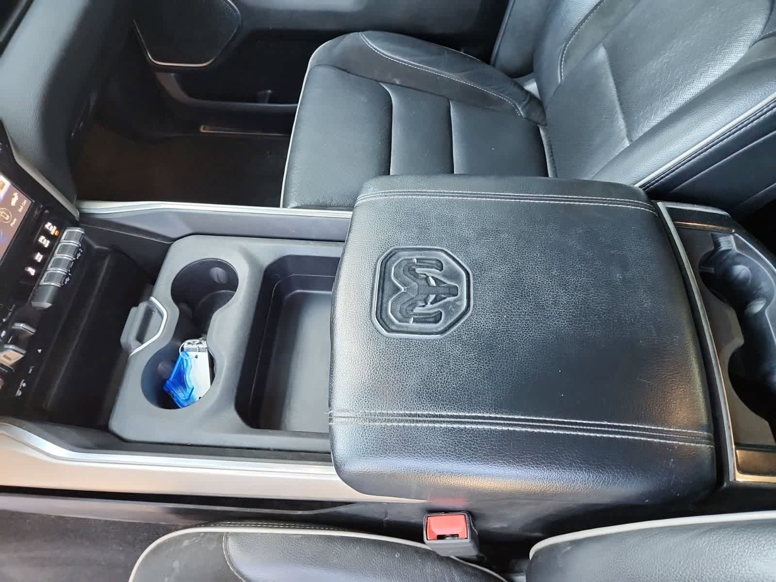 Used 2019 RAM 1500 Laramie w/ Sport Appearance Package AWD/4WD image 10