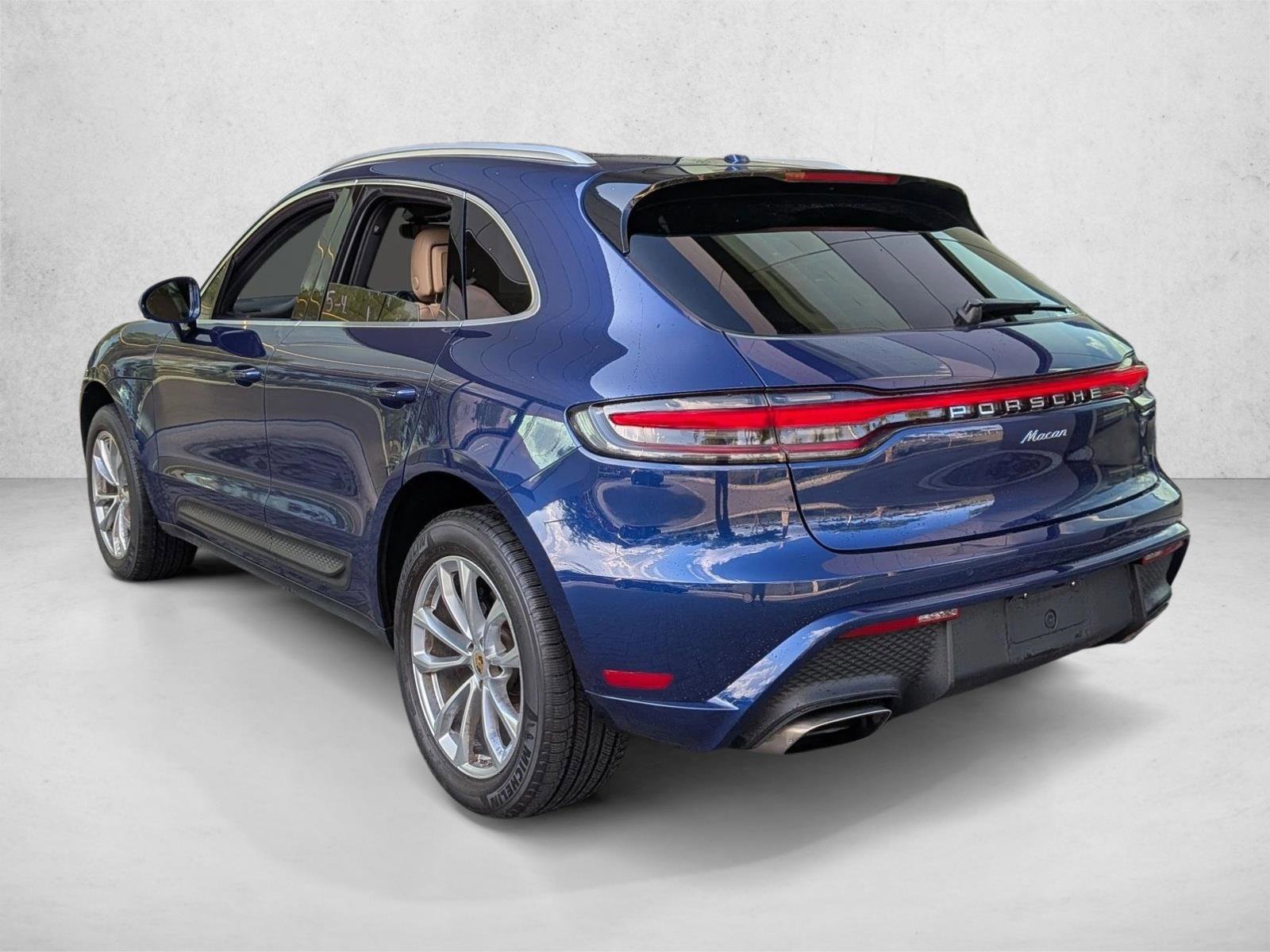 Used 2023 Porsche Macan AWD/4WD image 7