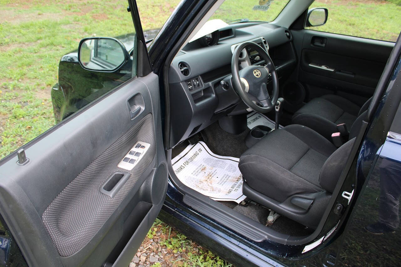 Used 2005 Scion xB FWD image 13