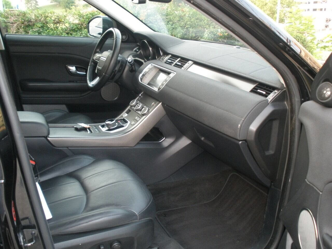 Used 2019 Land Rover Range Rover Evoque image 21