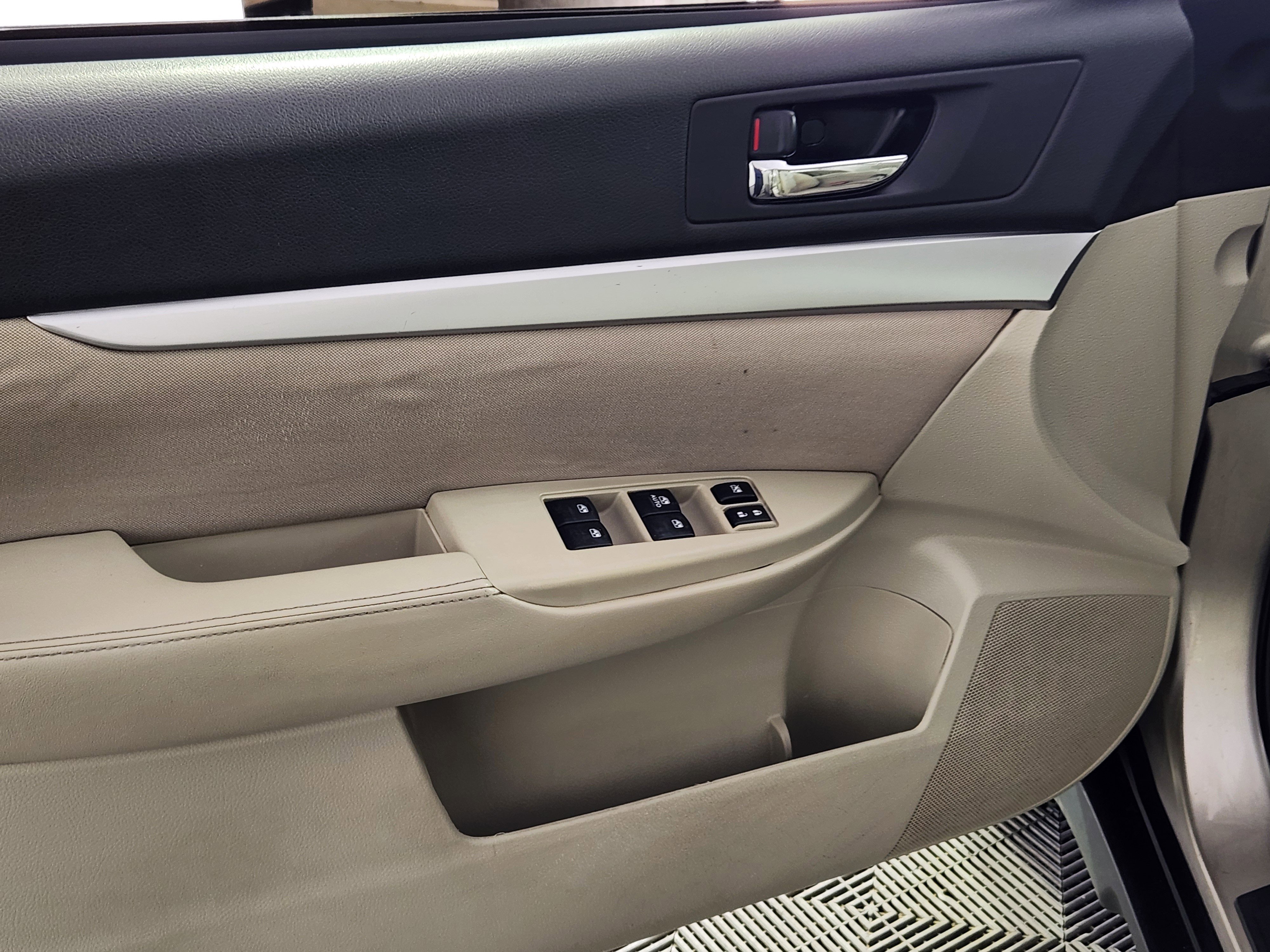 Used 2014 Subaru Outback 2.5i w/ Alloy Wheel Package image 16