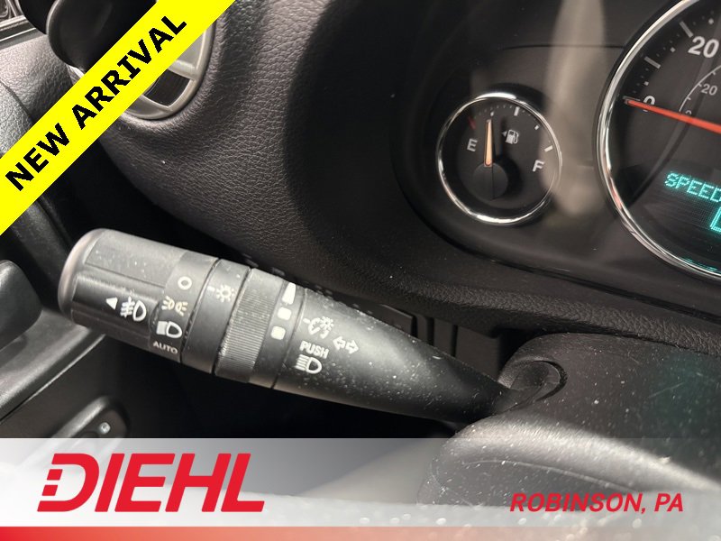 Used 2018 Jeep Wrangler Unlimited Rubicon w/ Connectivity Group image 19