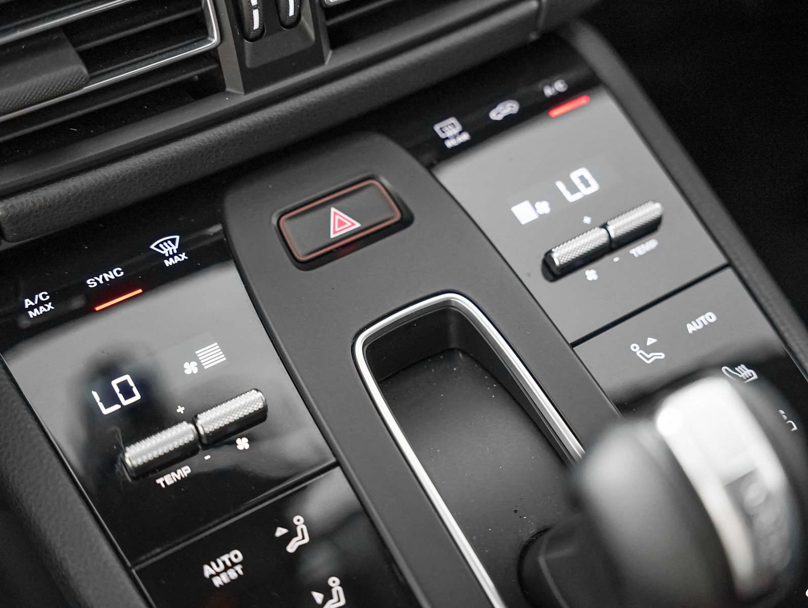 Certified 2026 Porsche Macan AWD/4WD image 20