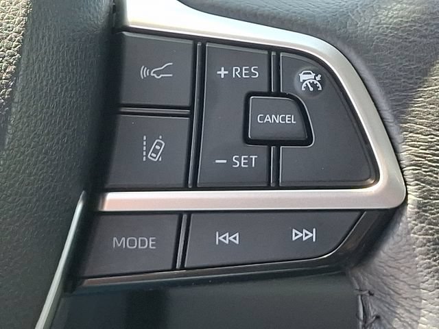 Used 2024 Toyota Sienna XLE FWD image 22