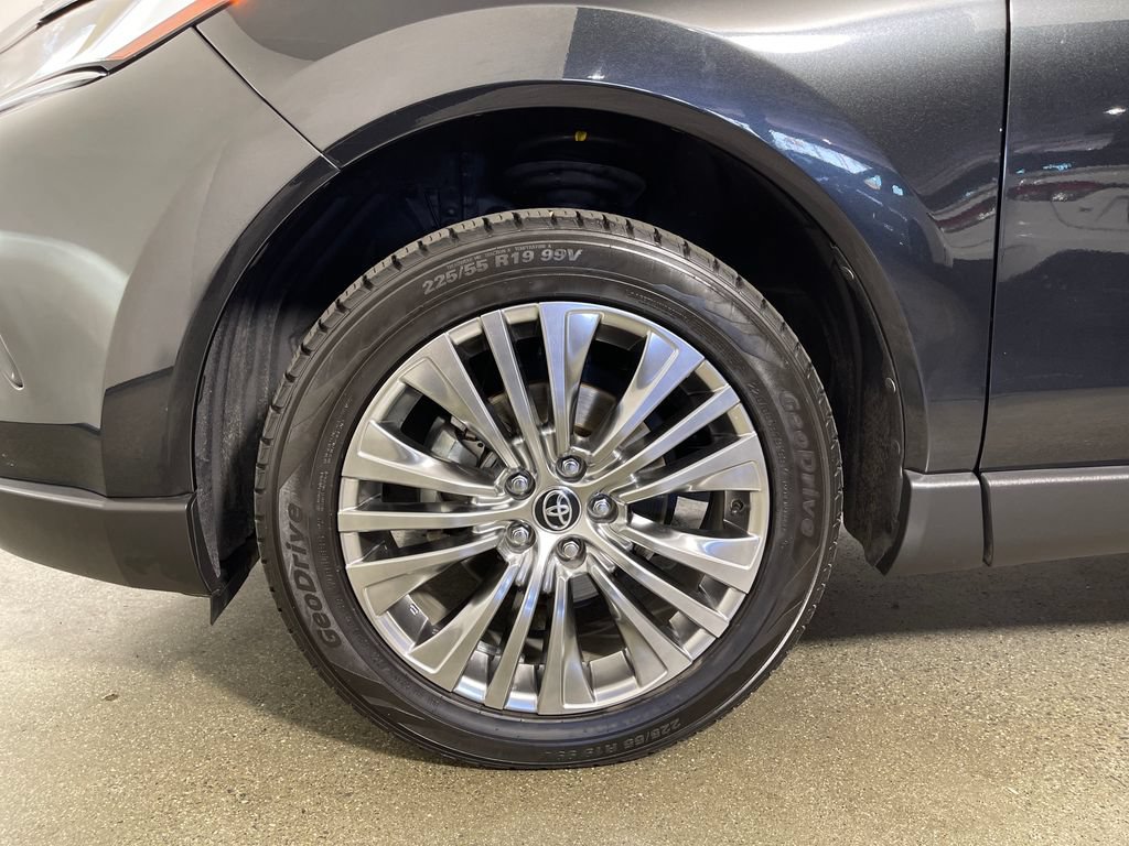 Certified 2022 Toyota Venza Limited AWD/4WD image 11