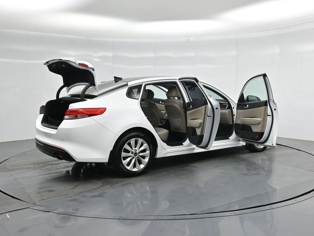 Used 2016 Kia Optima EX w/ Premium Package image 5