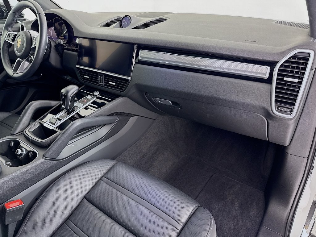Certified 2023 Porsche Cayenne Platinum Edition AWD/4WD image 31