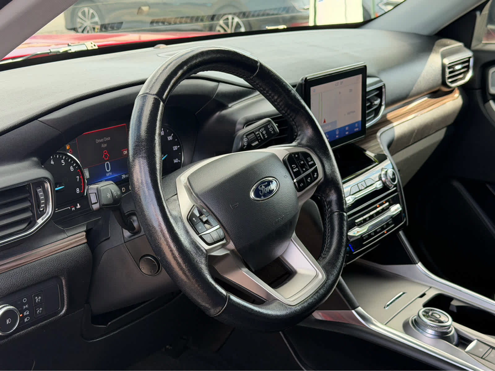 Used 2021 Ford Explorer Limited w/ Equipment Group 301A AWD/4WD image 32