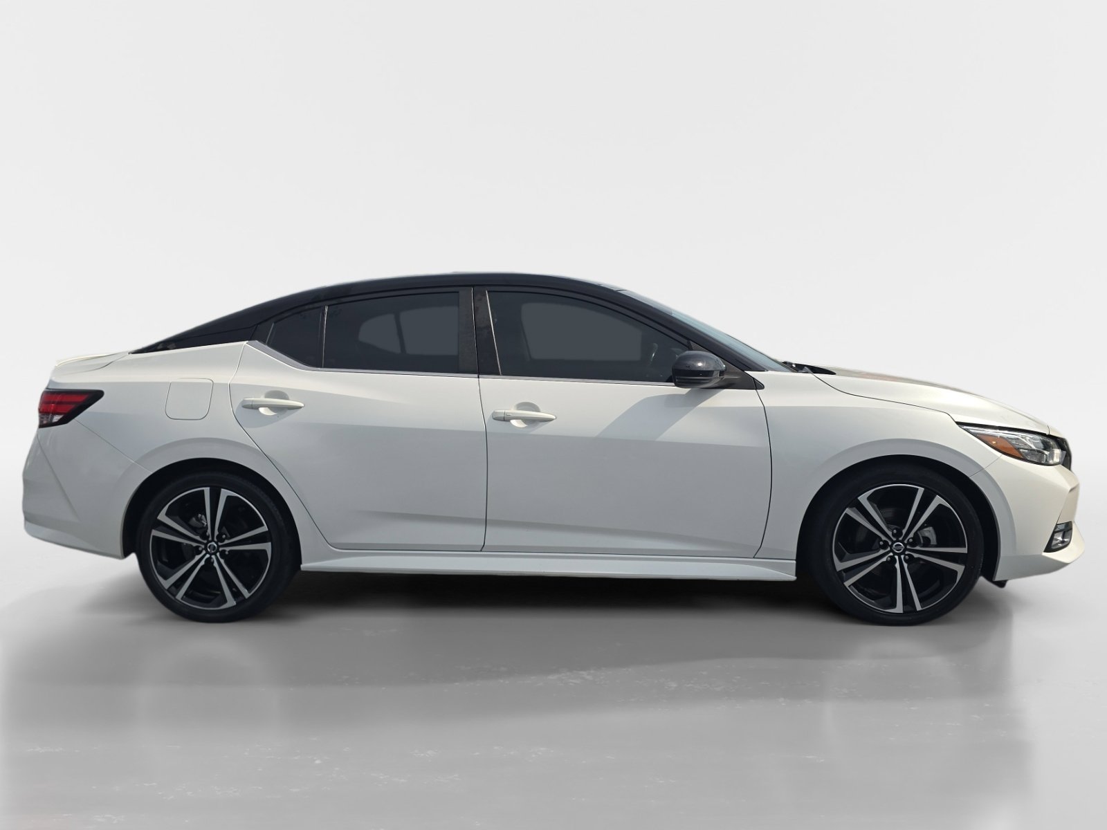 Used 2022 Nissan Sentra SR w/ Trunk Package FWD image 7