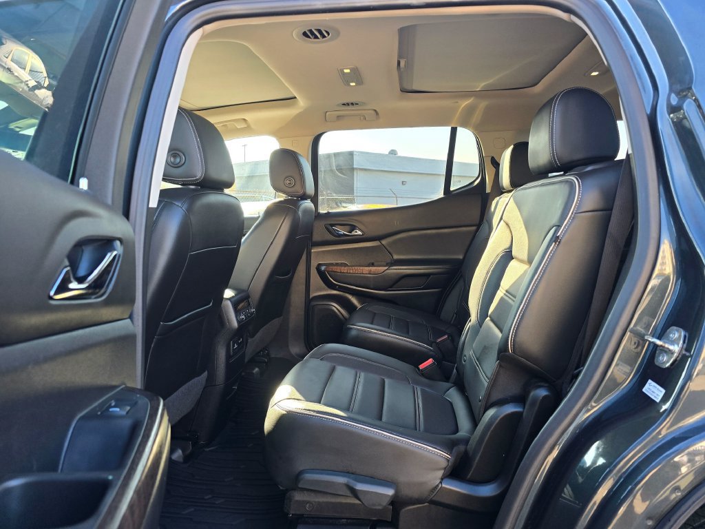 Used 2020 GMC Acadia Denali w/ Denali Ultimate Package AWD/4WD image 16