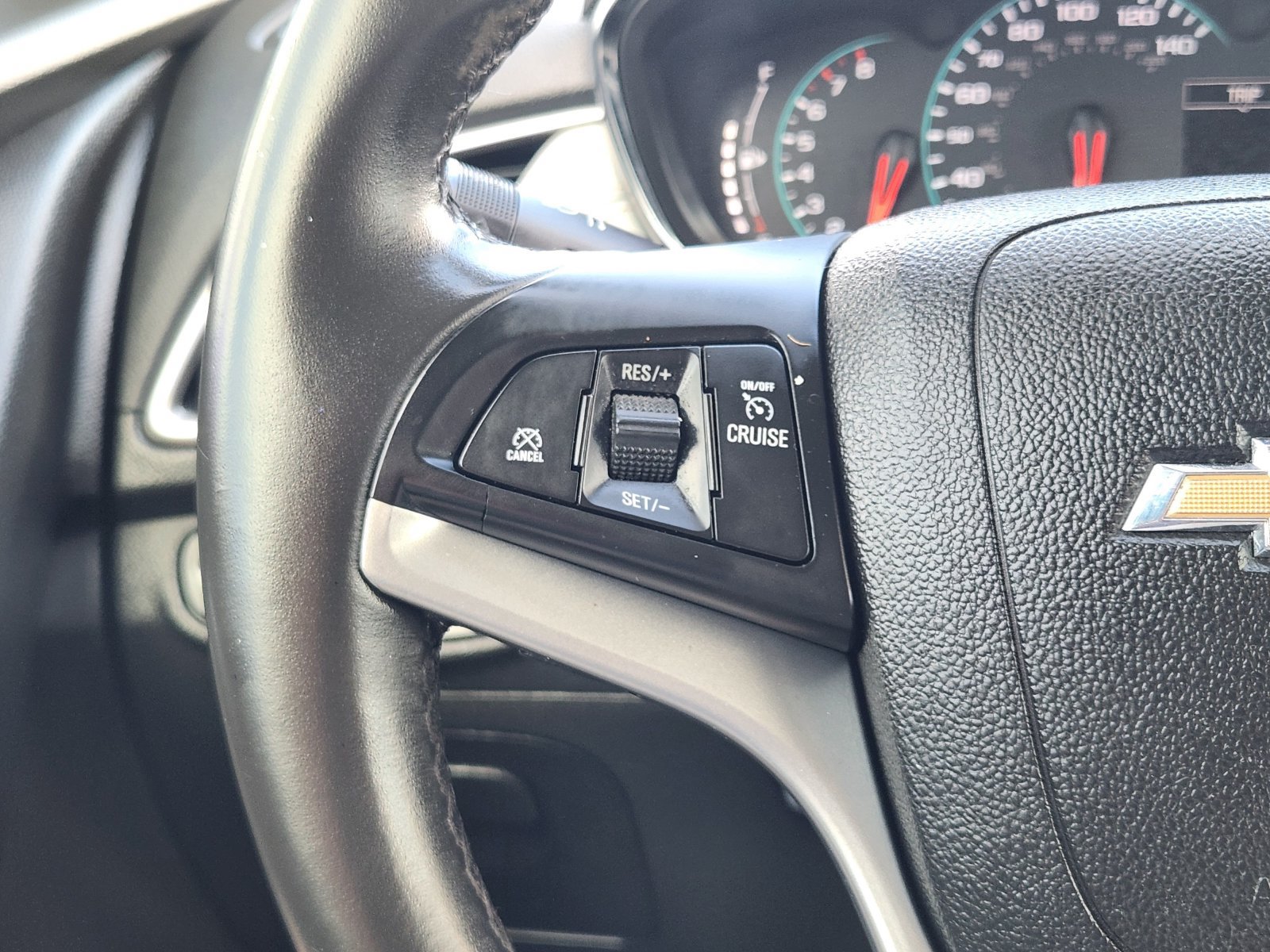 Used 2018 Chevrolet Trax LT w/ LT Convenience Package AWD/4WD image 31