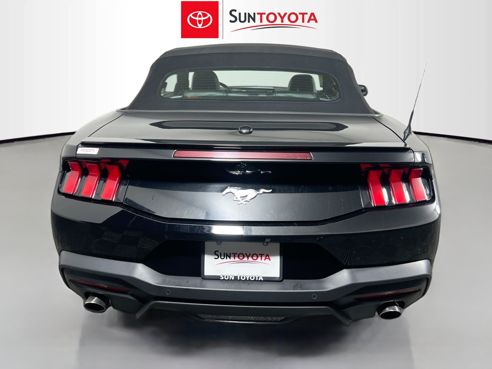 Used 2024 Ford Mustang Premium RWD image 5