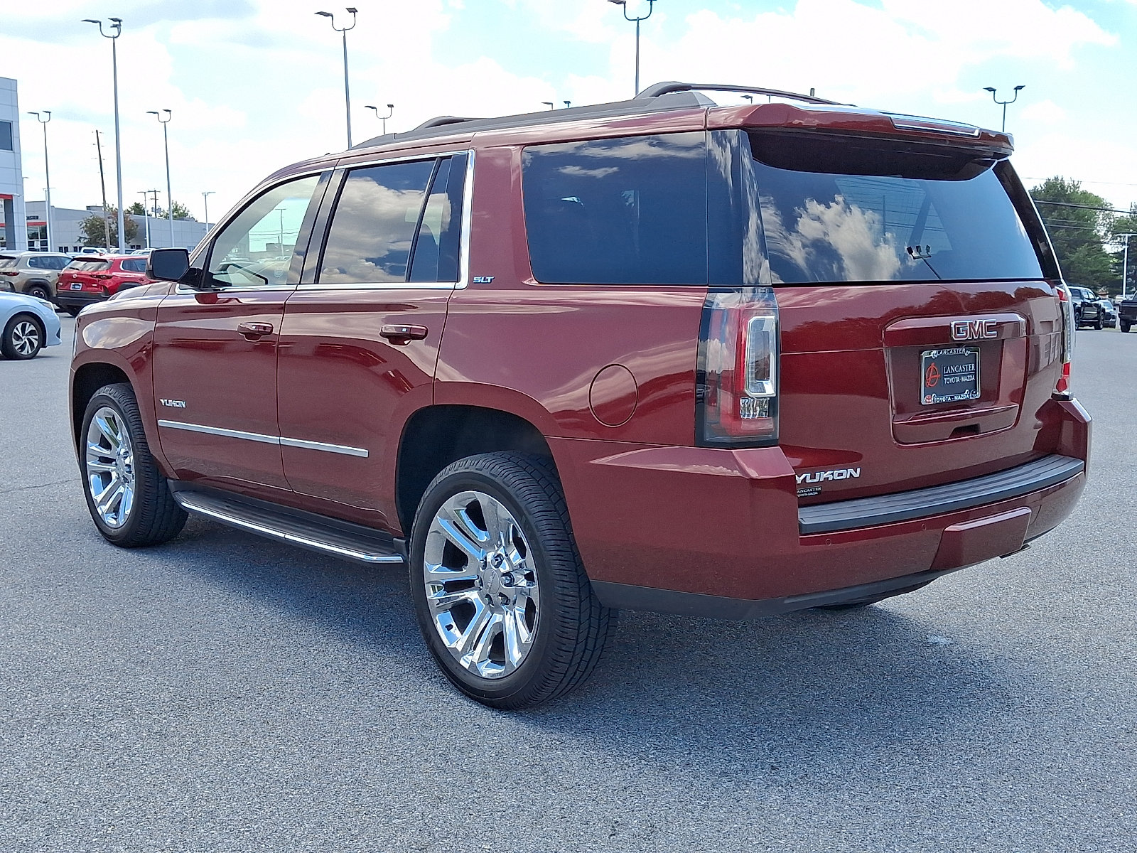 Used 2017 GMC Yukon SLT w/ Premium Edition AWD/4WD image 5