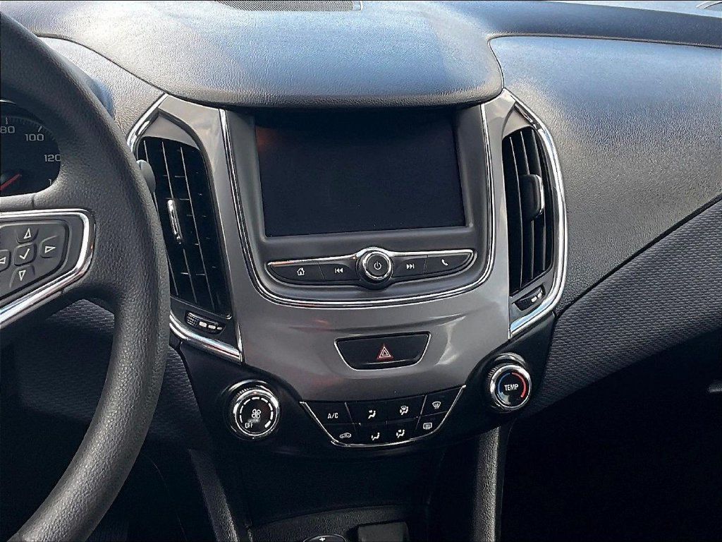 Used 2019 Chevrolet Cruze LS w/ LS Convenience Package FWD image 9