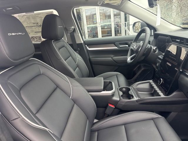 New 2026 GMC Terrain Denali w/ LPO, Black Badging Package image 33