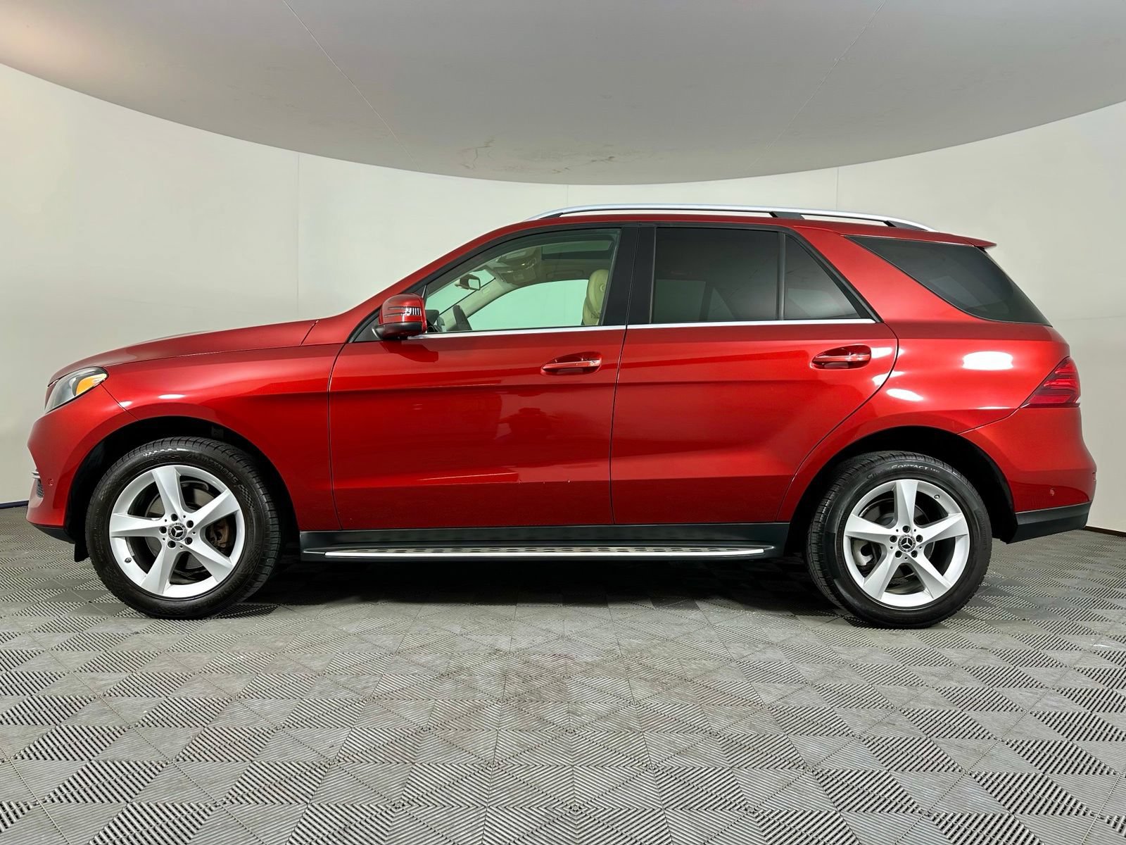 Used 2018 Mercedes-Benz GLE 350 w/ Premium 1 Package image 14