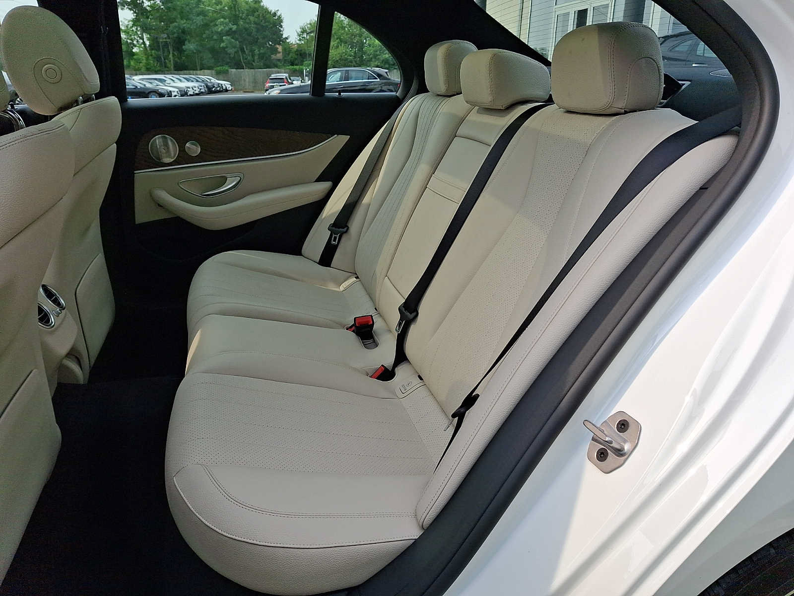 Used 2023 Mercedes-Benz E 350 4MATIC Sedan image 8
