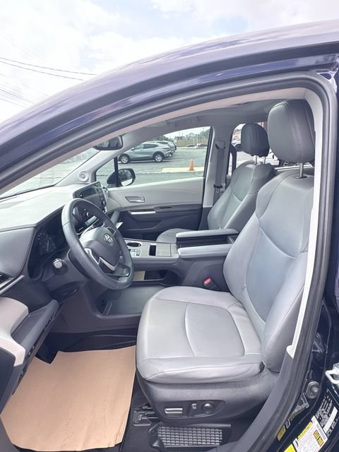 Used 2022 Toyota Sienna XLE w/ XLE Plus Package AWD/4WD image 15