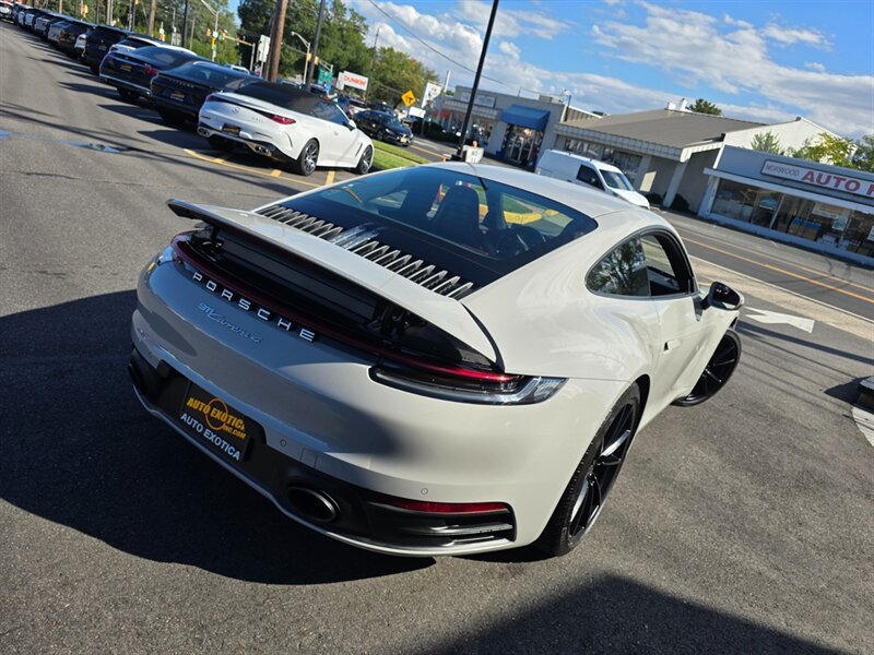 Used 2024 Porsche 911 Carrera 4 AWD/4WD image 4