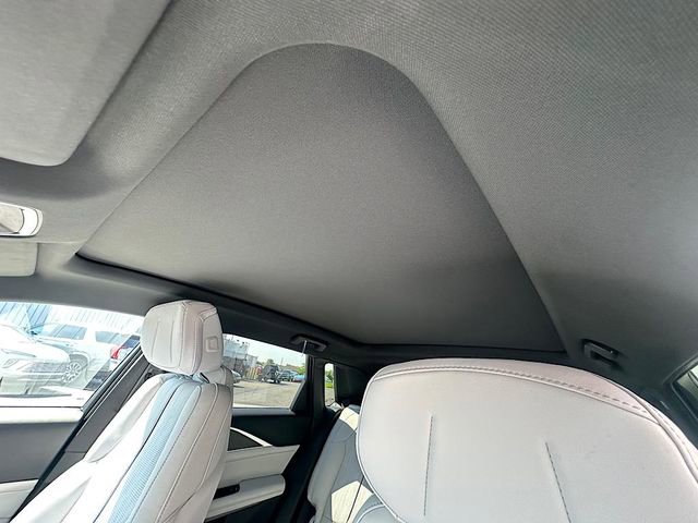 New 2025 Cadillac Lyriq Luxury image 9