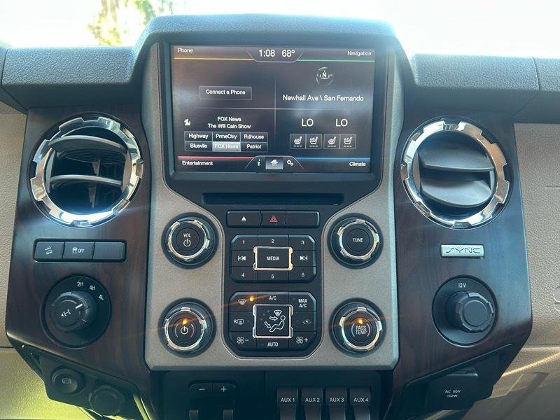 Used 2015 Ford F250 Lariat w/ Lariat Interior Package AWD/4WD image 12