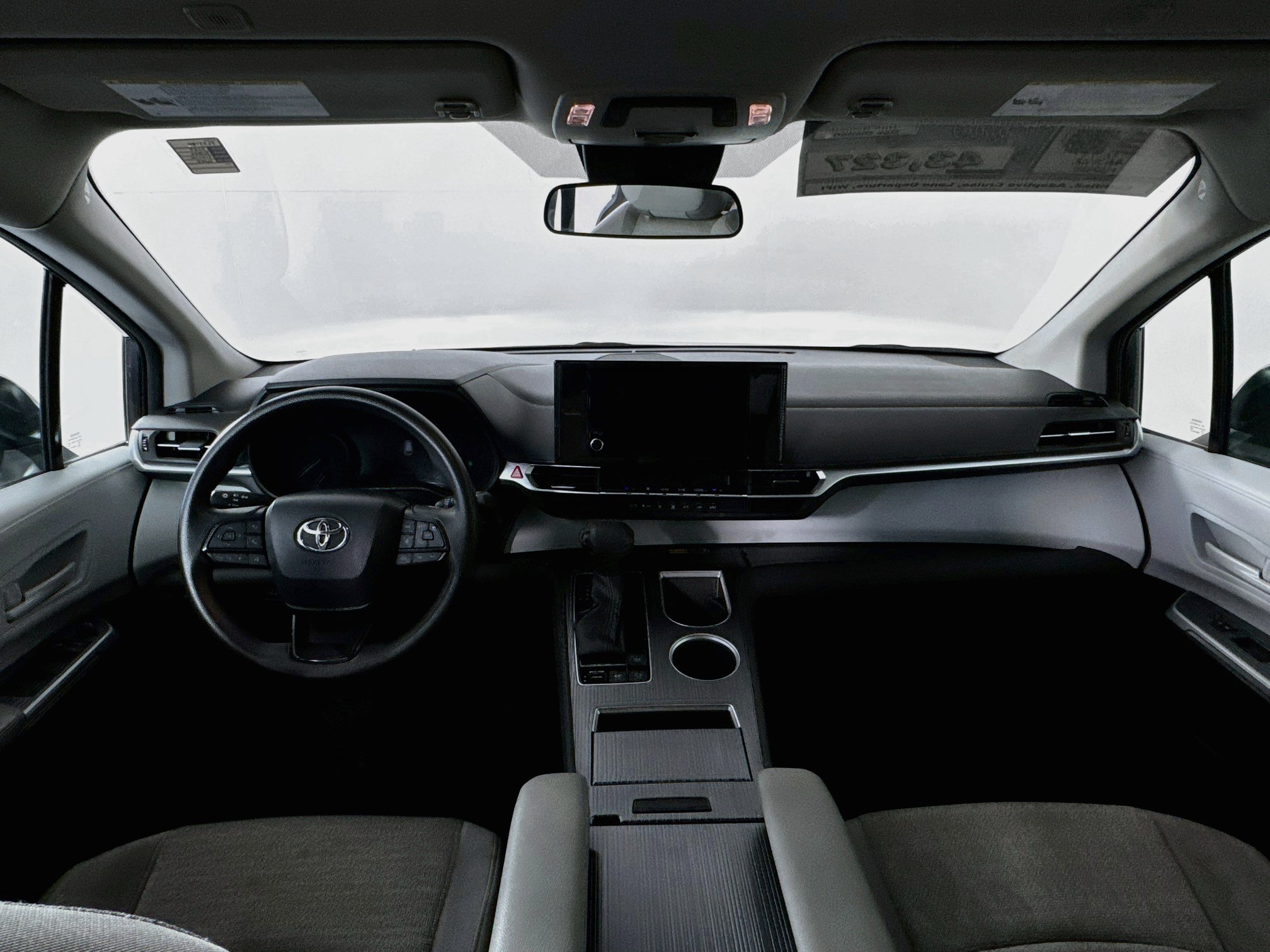 Certified 2025 Toyota Sienna LE FWD image 23