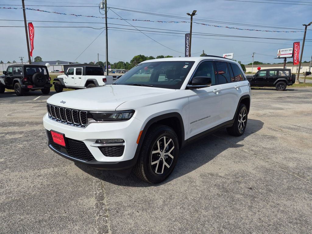 Used 2025 Jeep Grand Cherokee Limited image 7