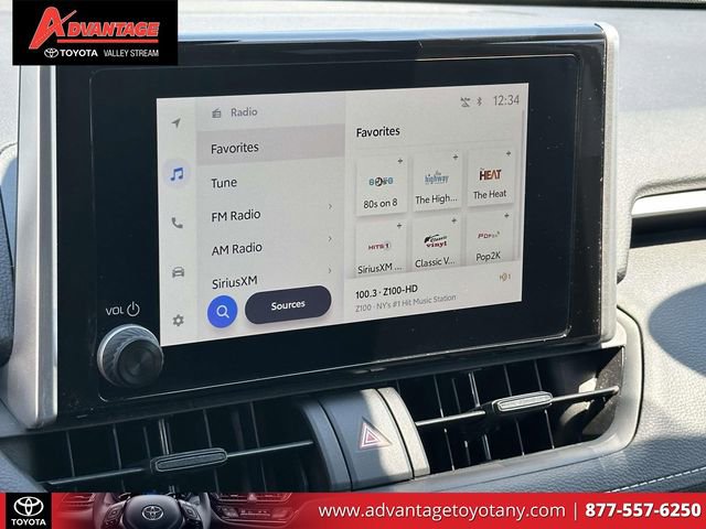 Used 2025 Toyota RAV4 XLE FWD image 33