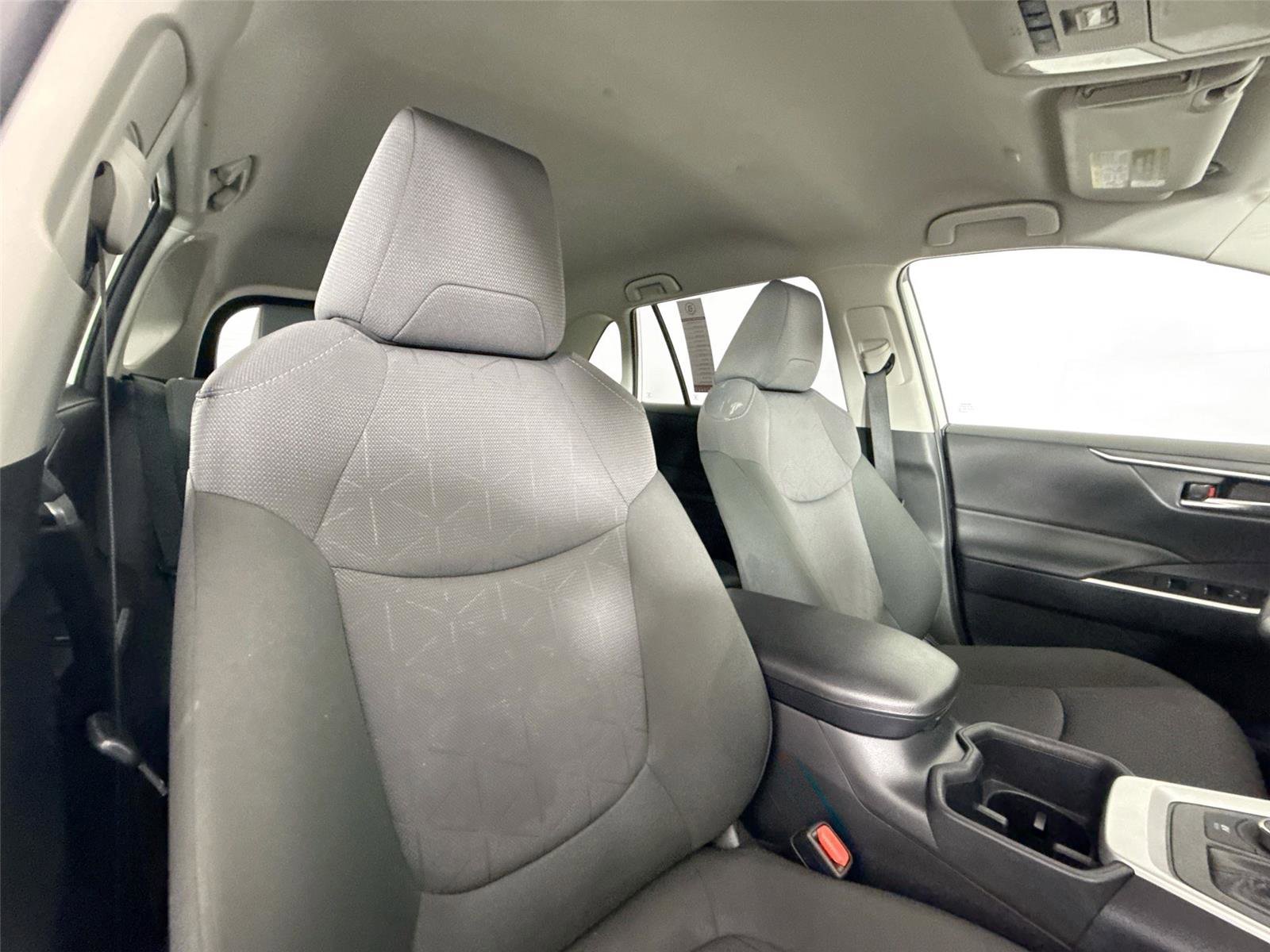 Certified 2025 Toyota RAV4 XLE AWD/4WD image 40