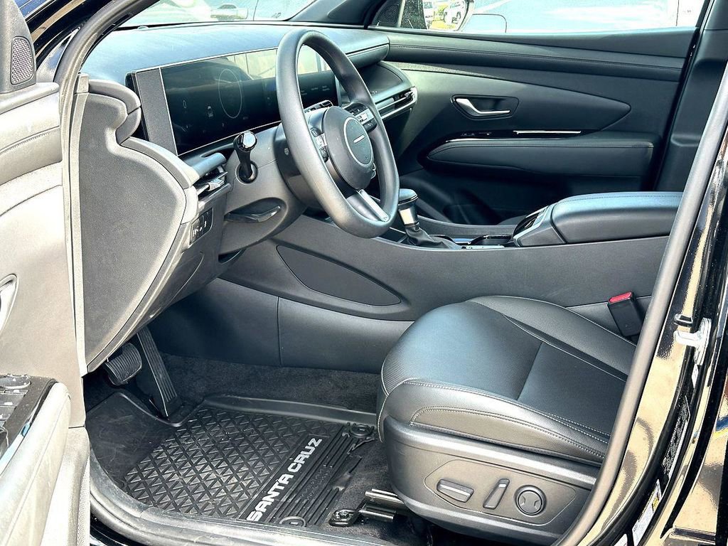 Used 2025 Hyundai Santa Cruz SEL image 13