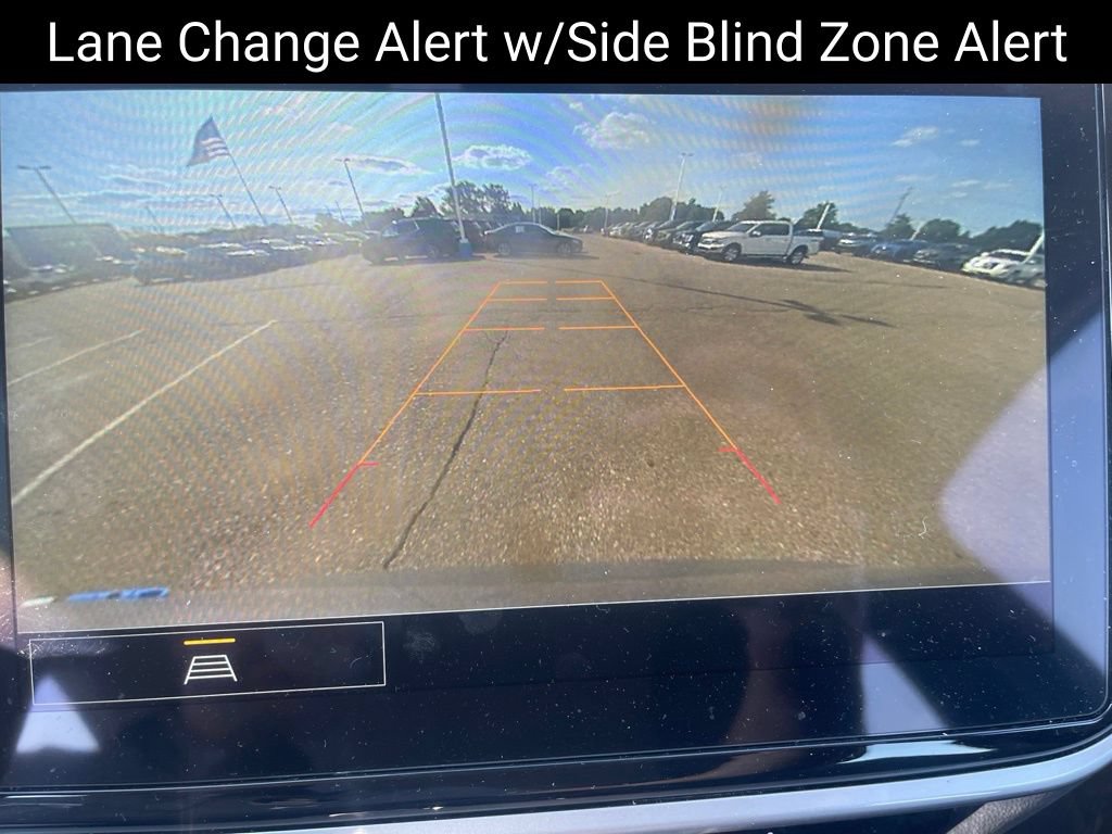 Used 2023 Chevrolet Bolt EUV LT w/ Comfort Package FWD image 18