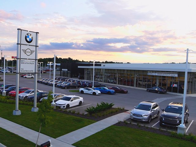 Used 2025 BMW 750e xDrive AWD/4WD image 50
