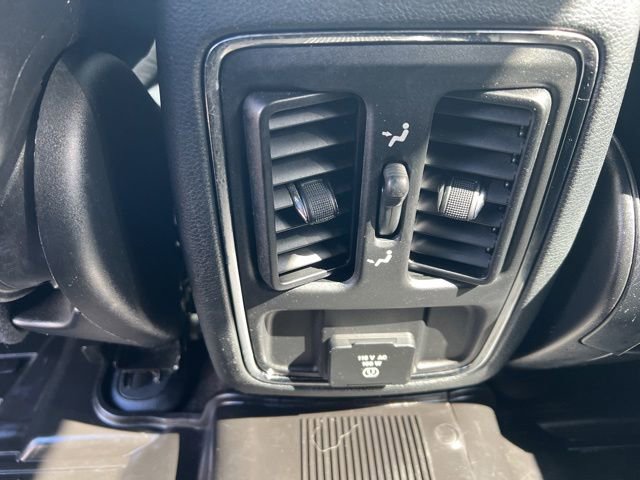 Used 2018 Jeep Grand Cherokee Laredo AWD/4WD image 21