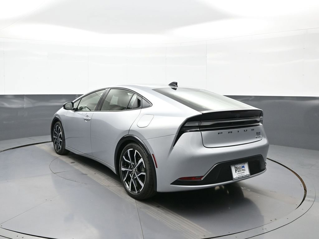 New 2026 Toyota Prius Plug-In Hybrid FWD image 8
