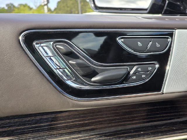 Used 2023 Lincoln Navigator Black Label AWD/4WD image 18