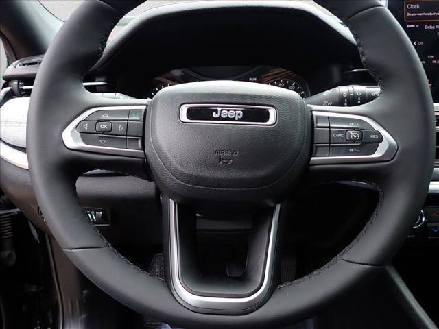 Used 2023 Jeep Compass Latitude AWD/4WD image 16