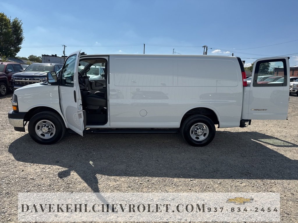 Used 2023 Chevrolet Express 2500 w/ Driver Convenience Package image 29