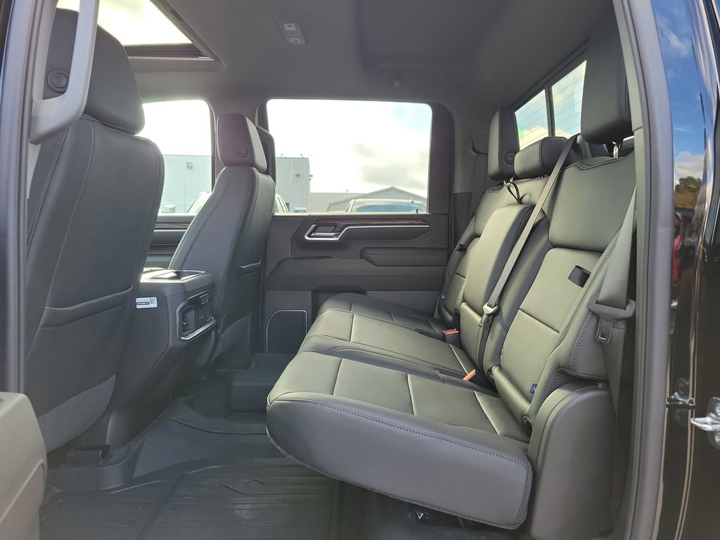 New 2025 GMC Sierra 3500 SLT w/ SLT Premium Package image 13