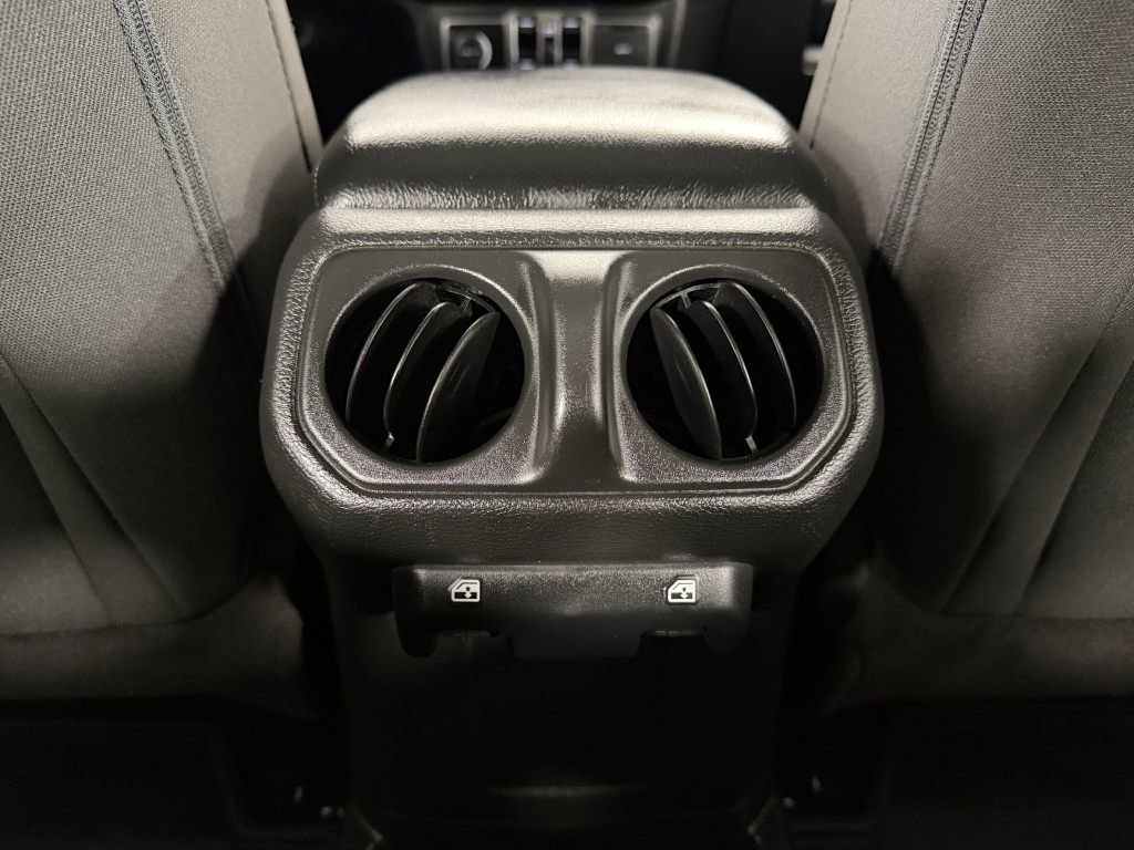 Used 2023 Jeep Wrangler Unlimited AWD/4WD image 23