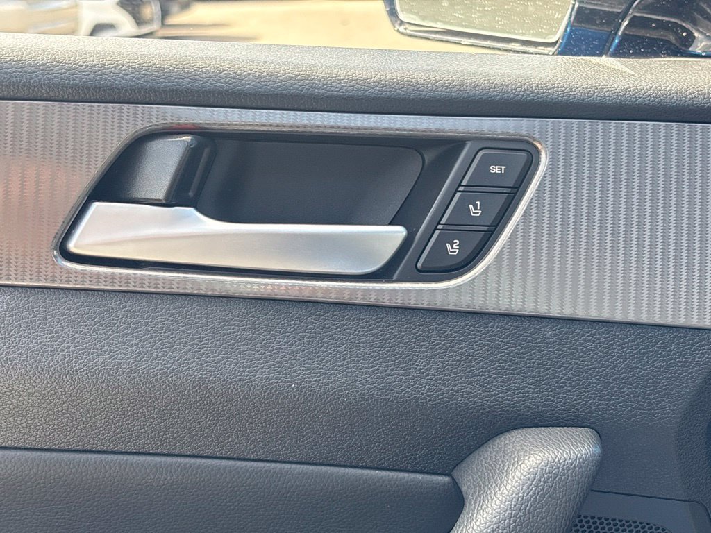 Used 2018 Hyundai Sonata Limited FWD image 13