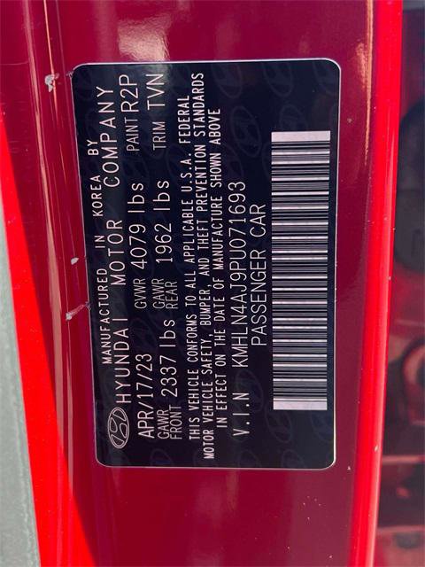 Used 2023 Hyundai Elantra Limited image 16