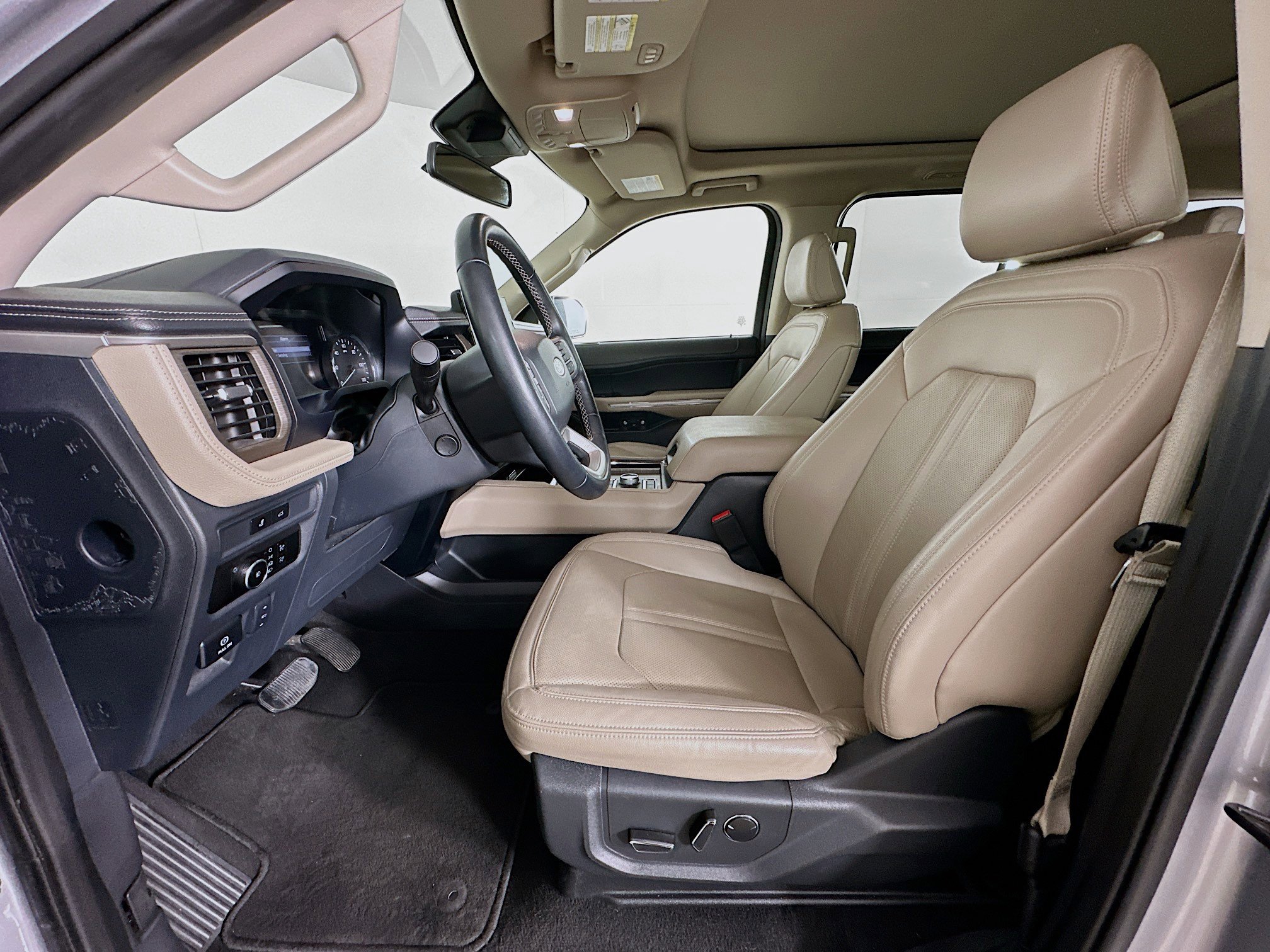 Used 2024 Ford Expedition Max Limited image 13