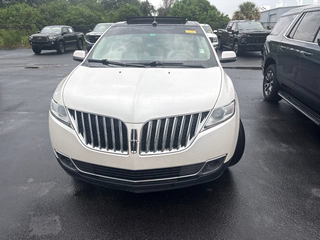Used 2014 Lincoln MKX FWD w/ Equipment Group 102A image 2