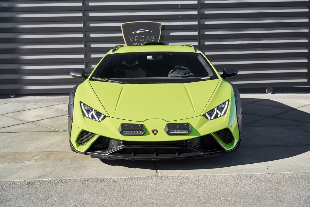 Used 2024 Lamborghini Huracan Sterrato image 18