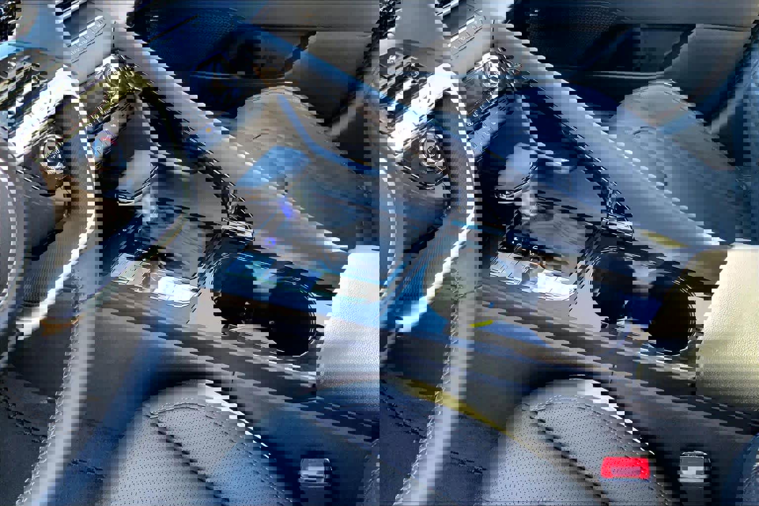 Used 2025 Hyundai Elantra Limited image 17