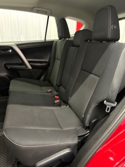 Used 2018 Toyota RAV4 XLE AWD/4WD image 13