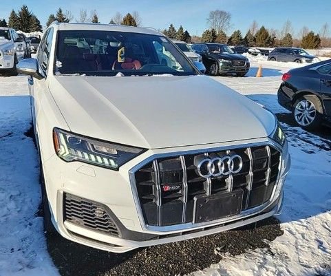 Used 2021 Audi SQ7 Premium Plus w/ Driver Assistance Package image 2