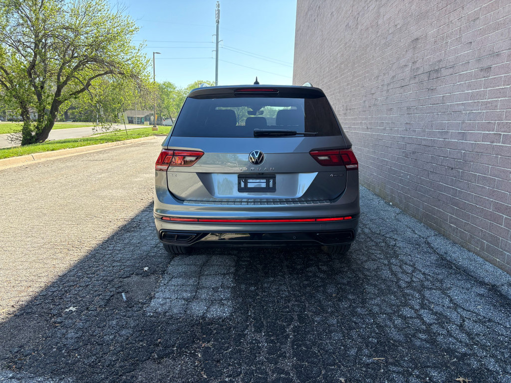 Used 2022 Volkswagen Tiguan SE R-Line AWD/4WD image 4