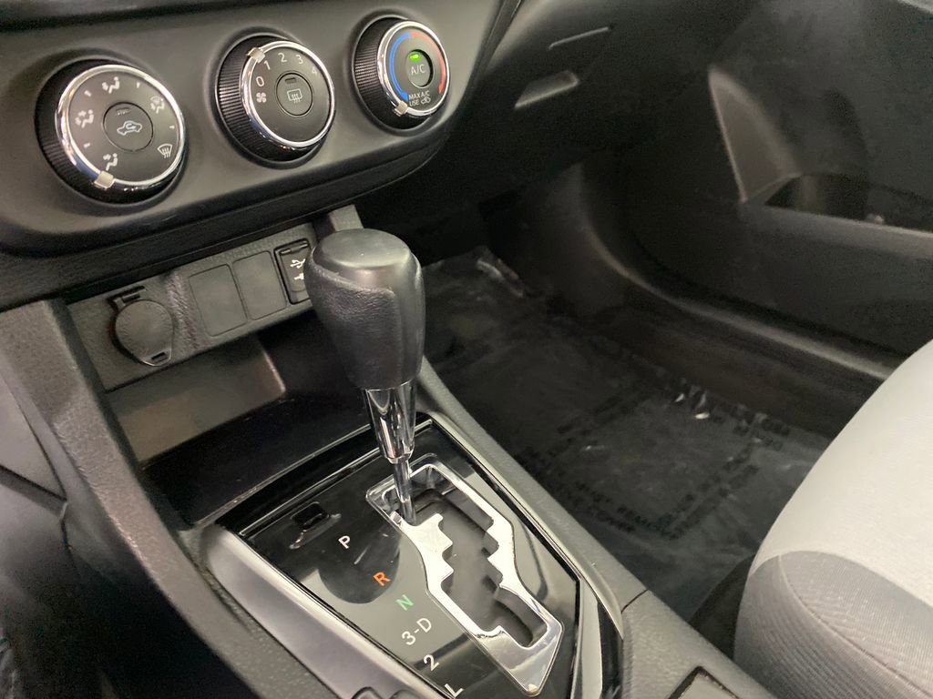 Used 2015 Toyota Corolla L image 19